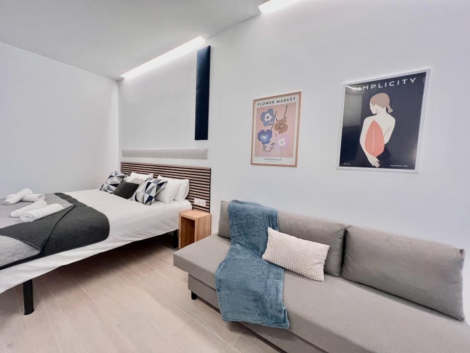 Bed, Living room, Bedroom