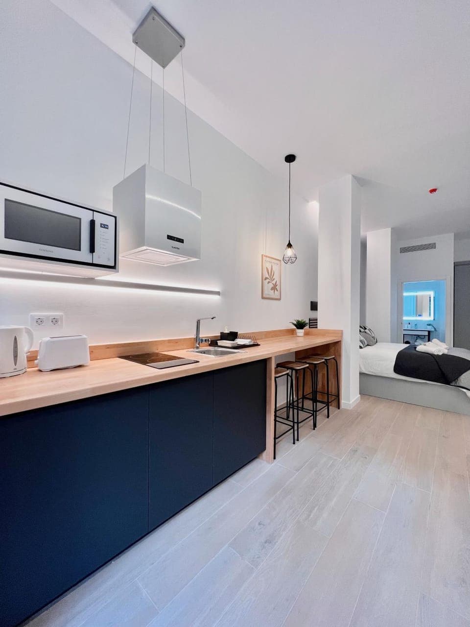 Kitchen or kitchenette, Photo of the whole room, Dining area