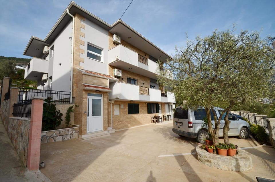 Property building, Parking