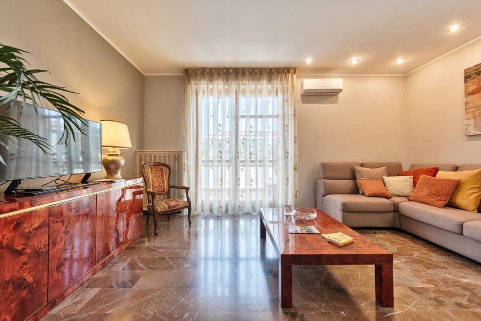 TV and multimedia, Living room, air conditioner