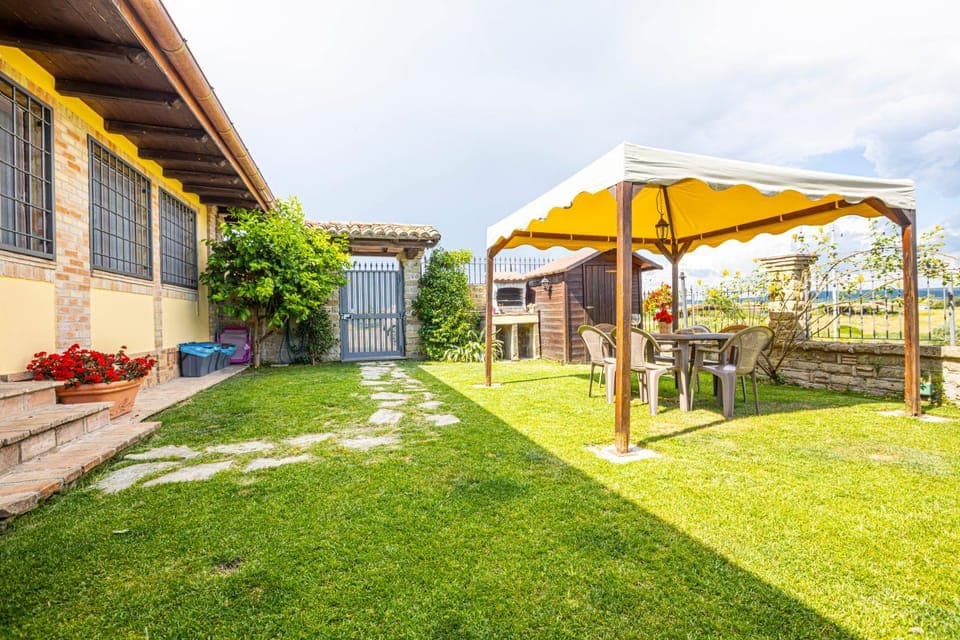 Patio, Day, Natural landscape, Garden, Garden view