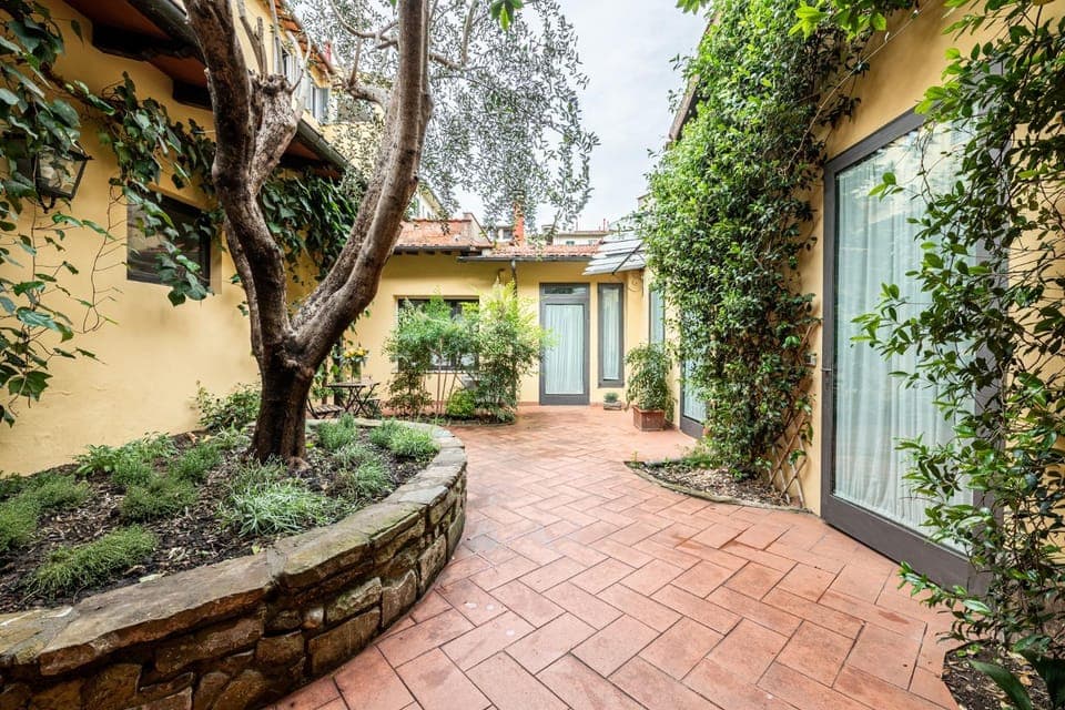 Inner courtyard view