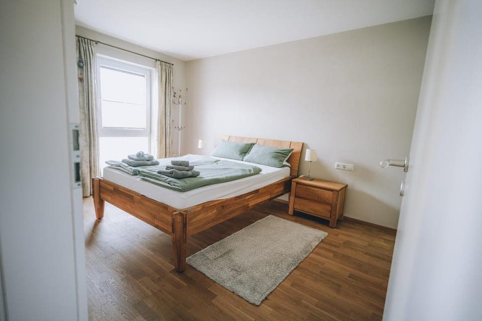 Bed, Photo of the whole room, Decorative detail, Bedroom