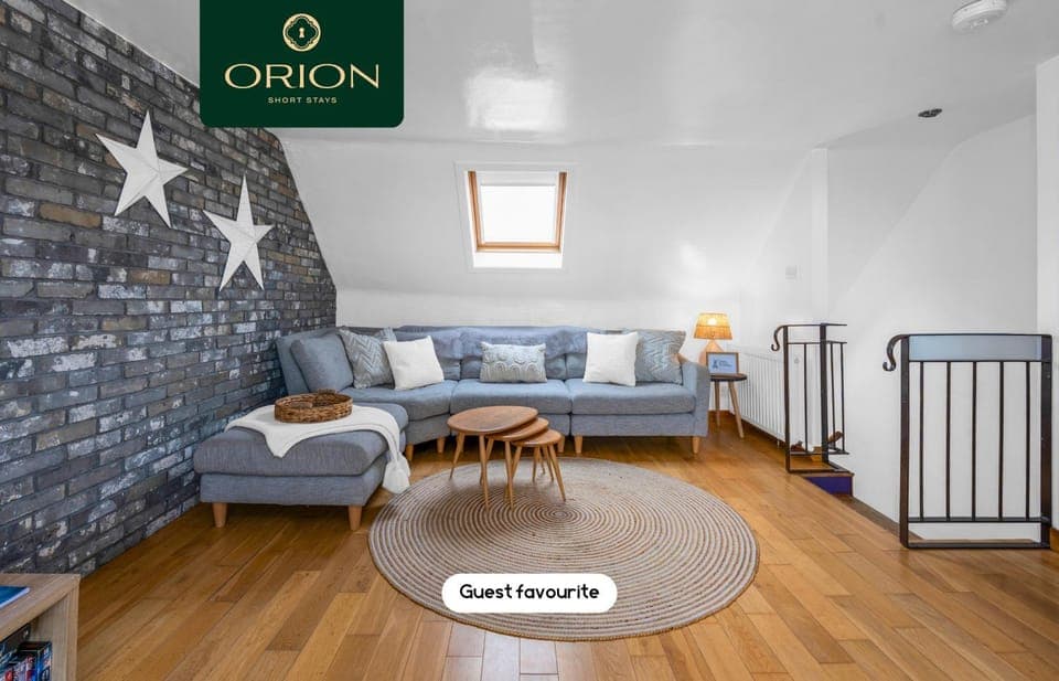 Living room, Photo of the whole room, Seating area