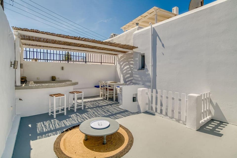 Patio, Day, Balcony/Terrace, Seating area, Dining area