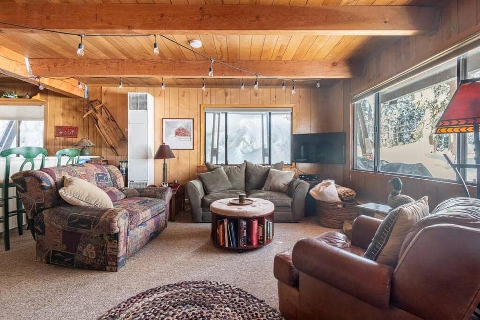 TV and multimedia, Living room, Seating area