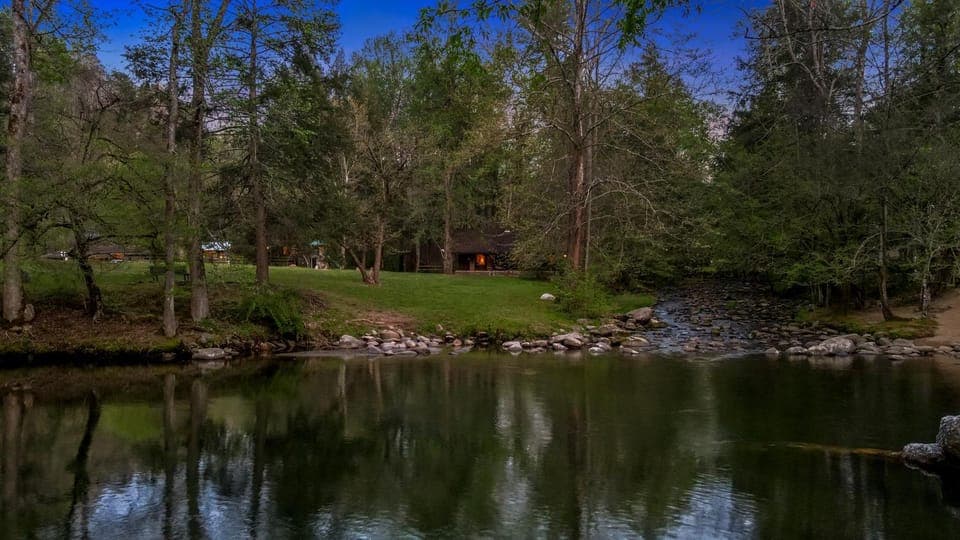 Crockett's Coonskin Cabin #540 Cabin in Pittman Center