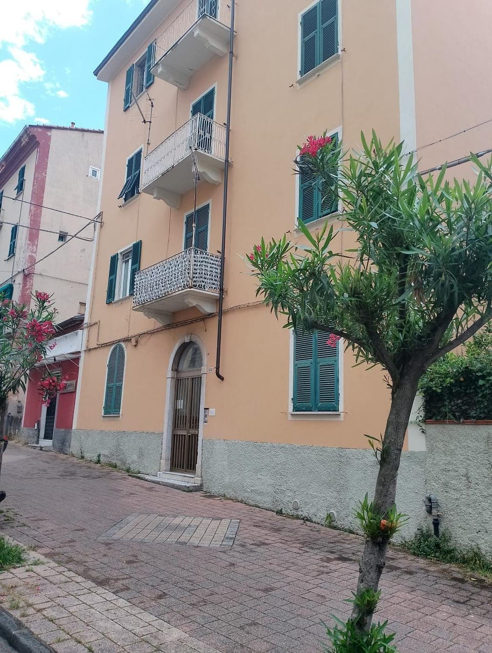 Property building, Neighbourhood, Street view