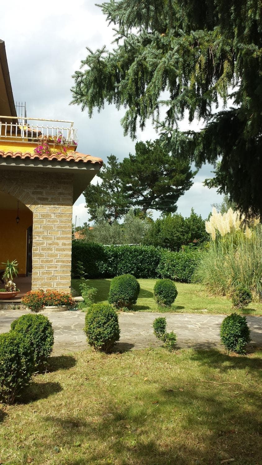 Facade/entrance, Garden, Balcony/Terrace