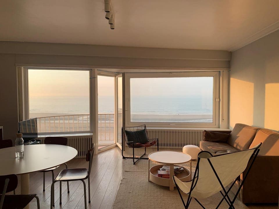 Day, Natural landscape, View (from property/room), Living room, Seating area, Dining area, Sea view, Sunset