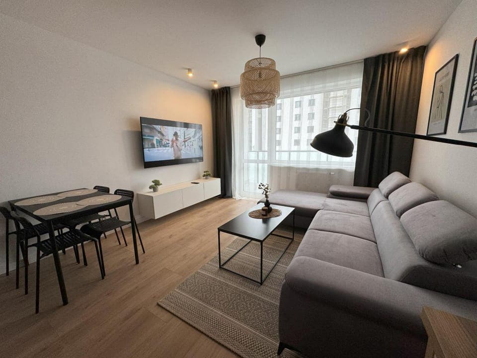 Communal lounge/ TV room, TV and multimedia, Living room, Seating area, Dining area, Evening entertainment