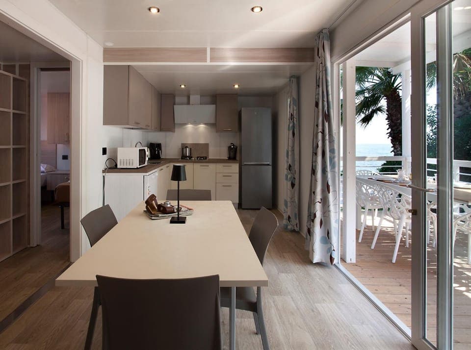 Natural landscape, Kitchen or kitchenette, Living room, Seating area, Dining area, stove