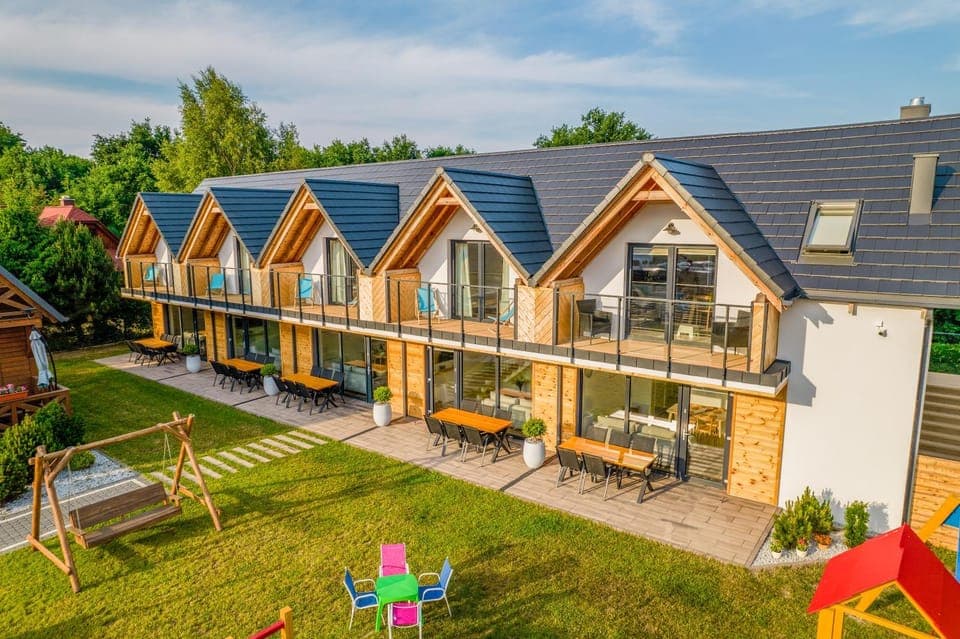 Property building, Patio, Garden