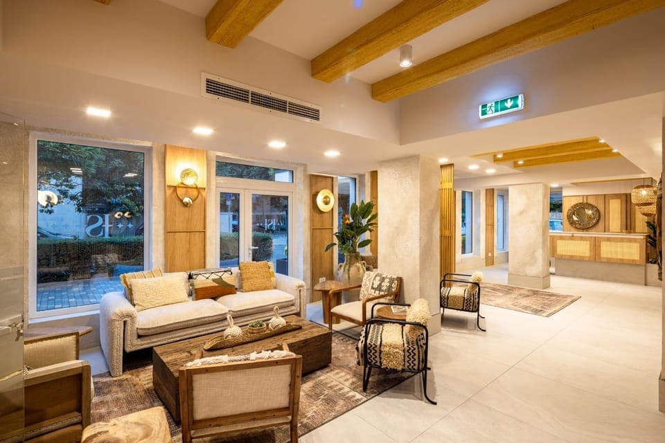 Lobby or reception, Seating area