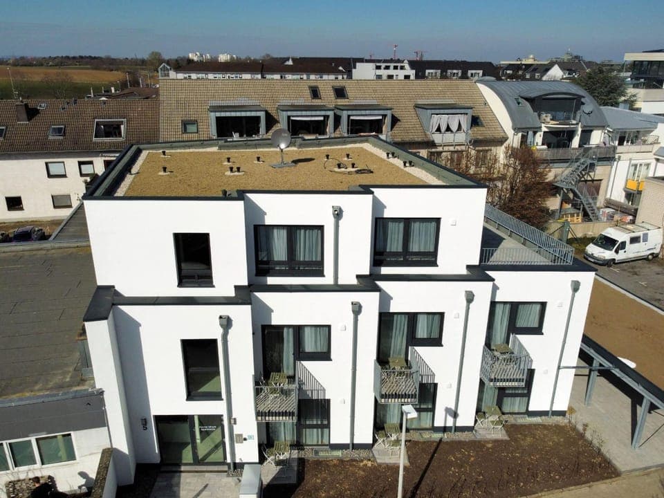 Property building, Neighbourhood, City view, Street view, Location