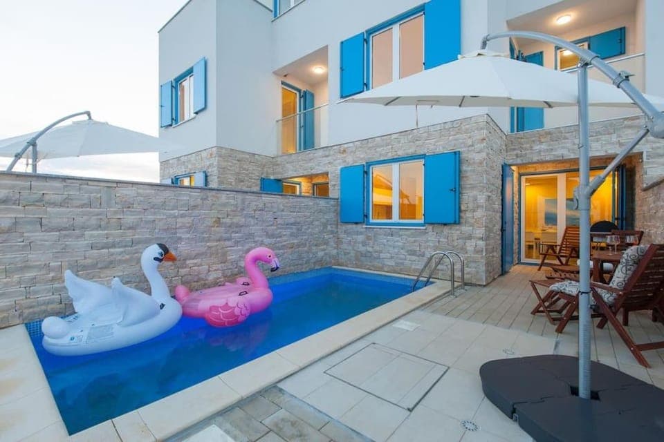 Natural landscape, Pool view, Swimming pool