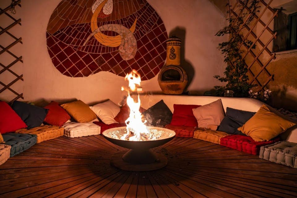 Patio, Internal: Not applicable to any particular room