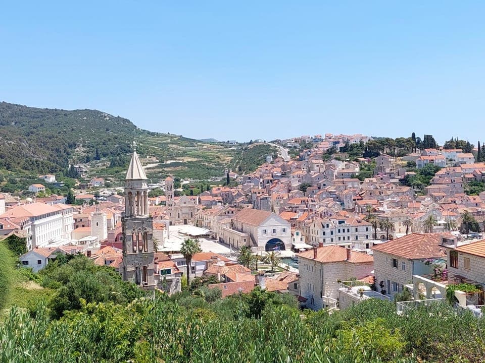 Nearby landmark, Day, Natural landscape, City view