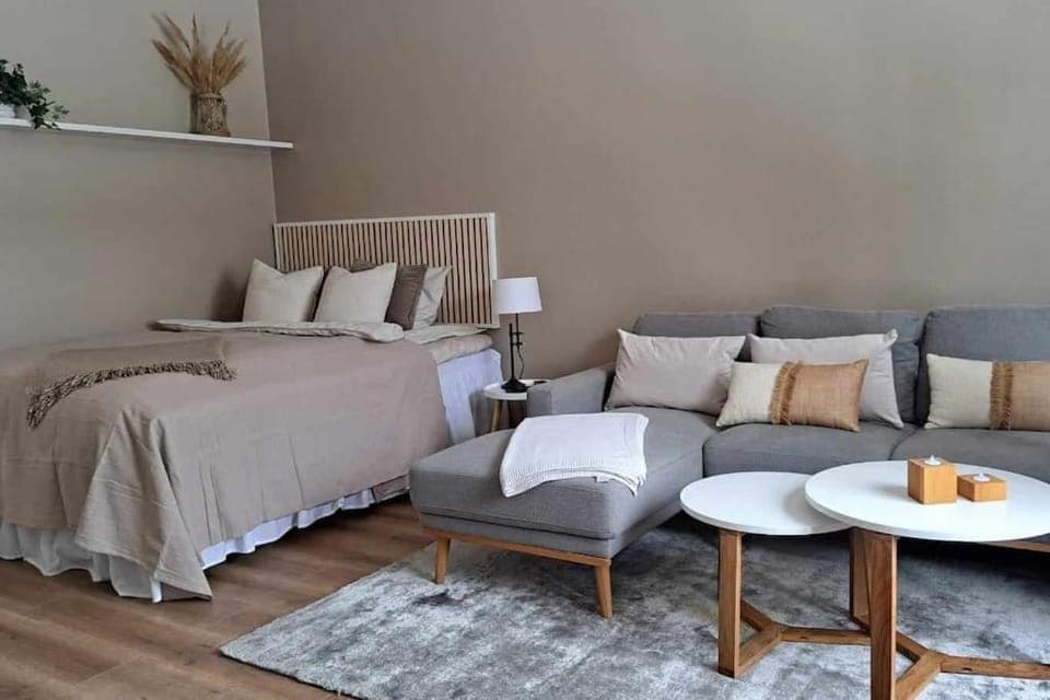 Living room, Photo of the whole room, Seating area