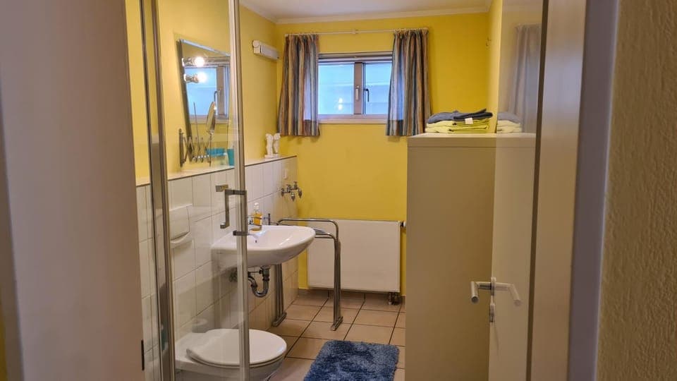 Shower, Toilet, Bathroom