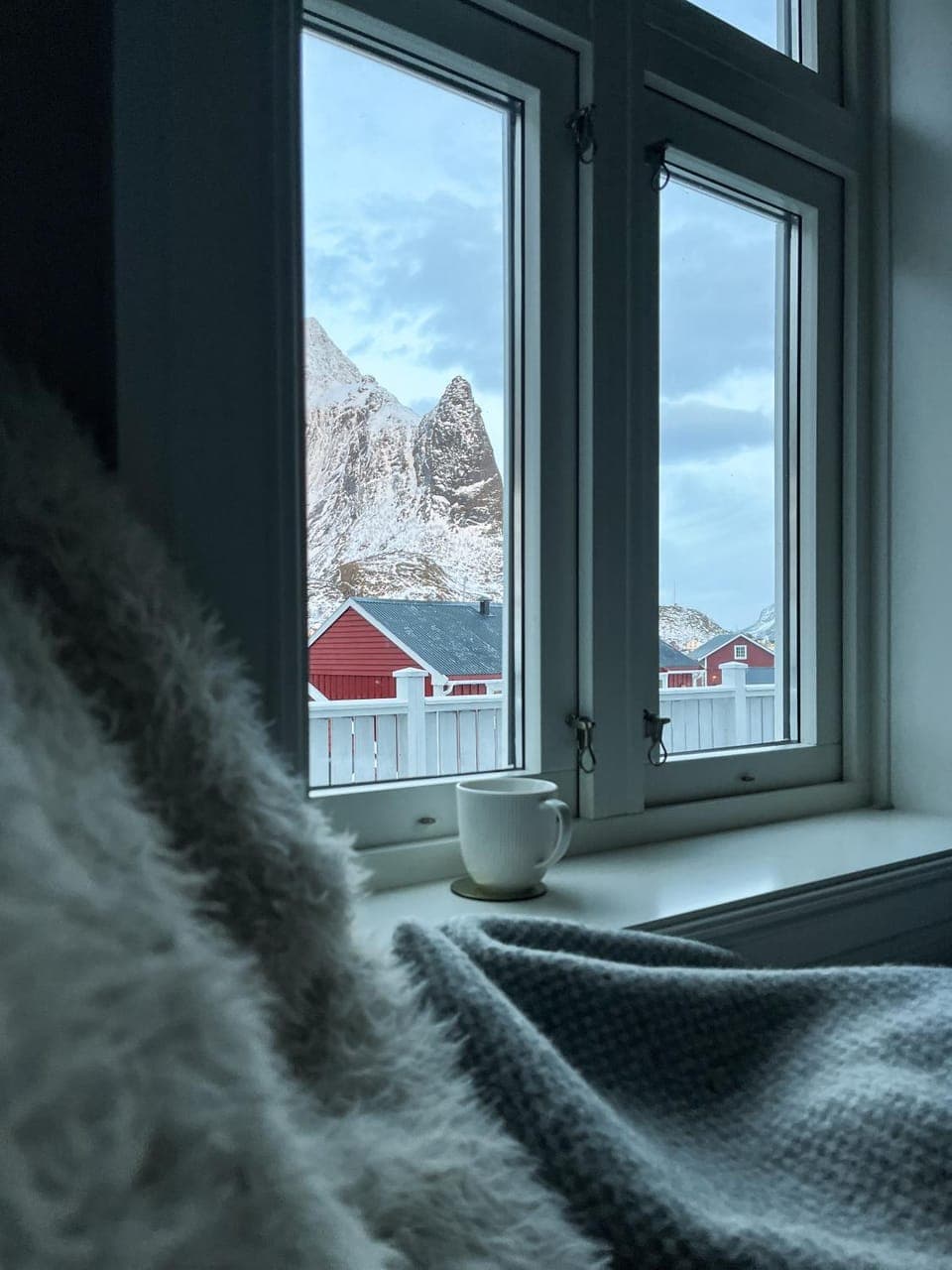 View (from property/room), Living room, Mountain view