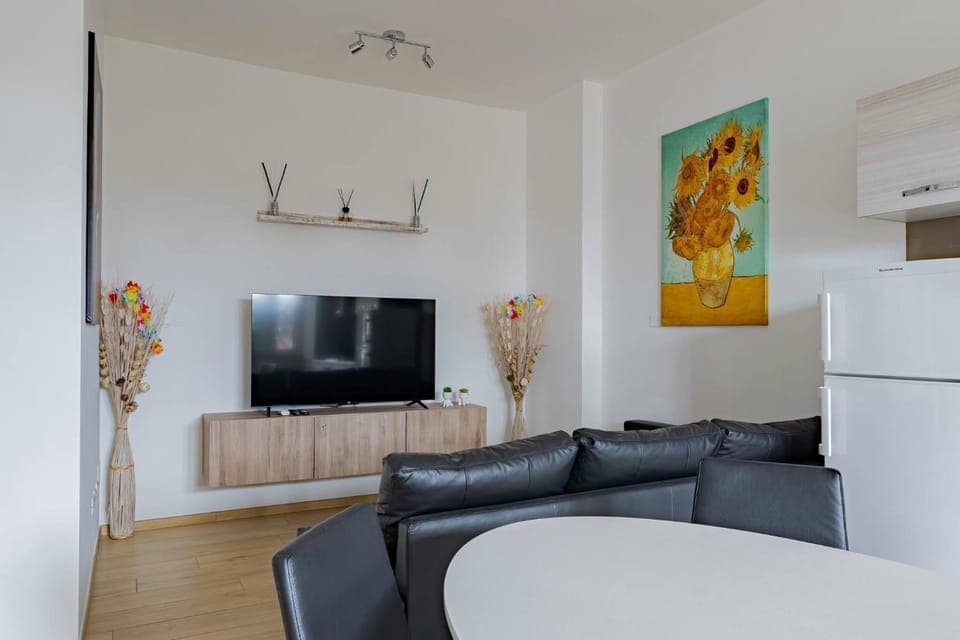 Communal lounge/ TV room, Living room