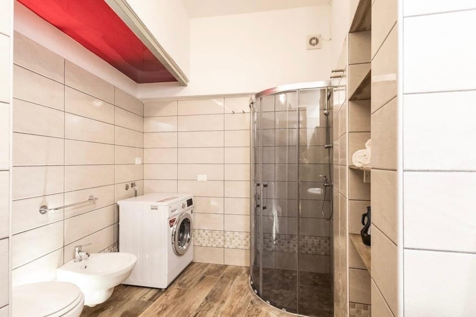 Shower, Toilet, Bathroom, bidet, washing machine, dryer