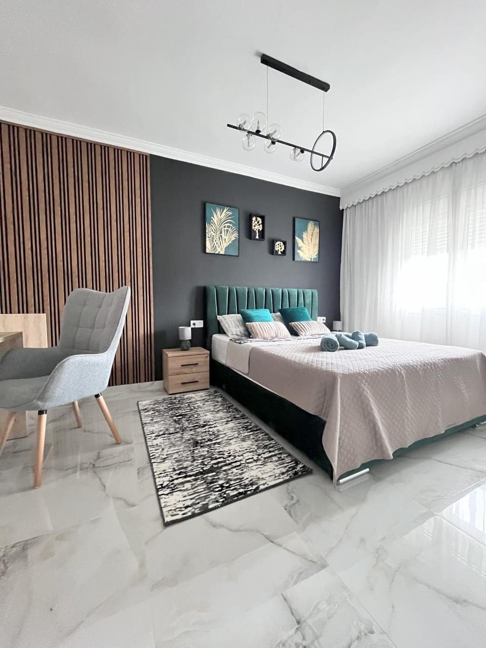 Bed, Bedroom, towels