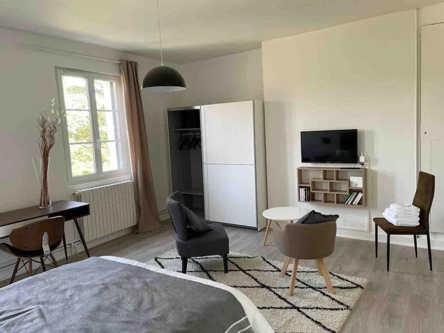 Photo of the whole room