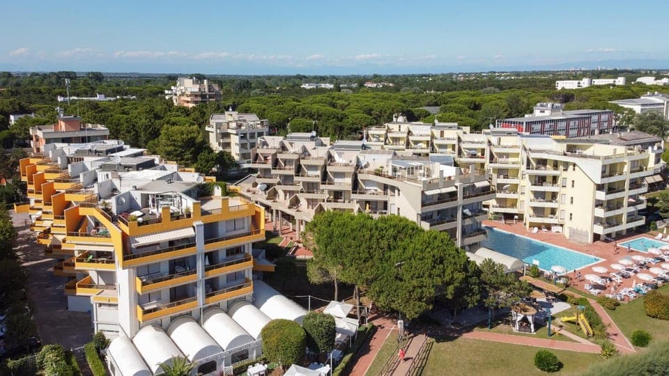 Property building, Neighbourhood, Bird's eye view