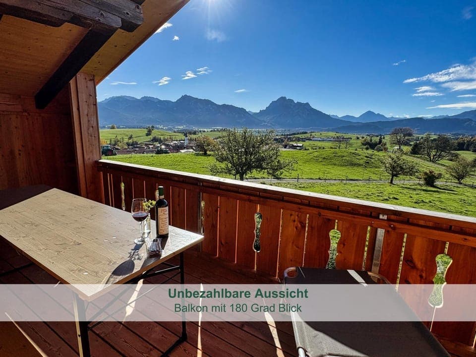 View (from property/room), View (from property/room), Balcony/Terrace, Balcony/Terrace, Lake view, Lake view, Landmark view, Landmark view, Mountain view, Mountain view