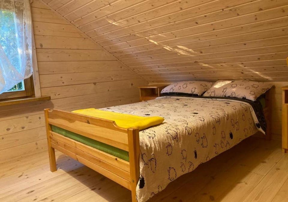 Bed, Other, Other, Other, Photo of the whole room, Seating area, Bedroom, towels, towels