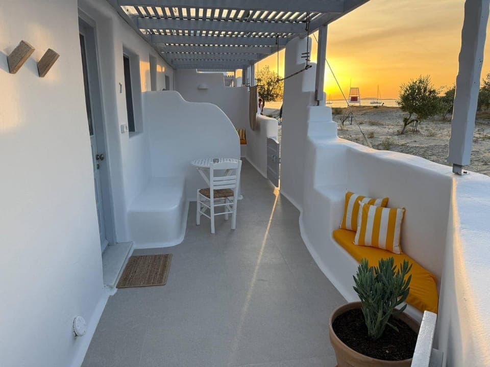 Patio, View (from property/room), Balcony/Terrace, Seating area, Sunset
