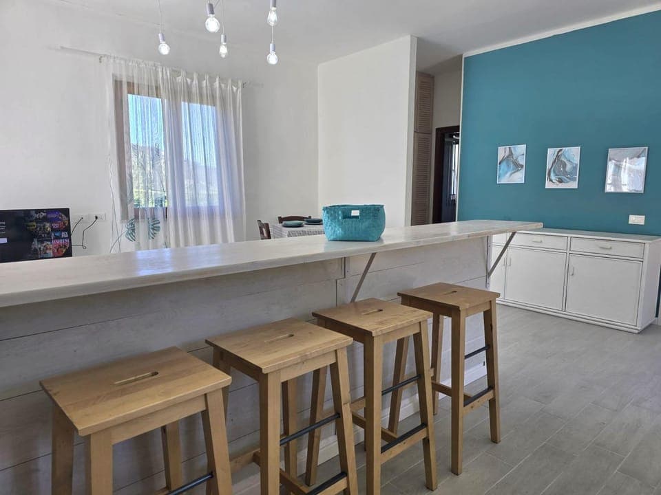 TV and multimedia, Kitchen or kitchenette, Living room, Seating area, minibar