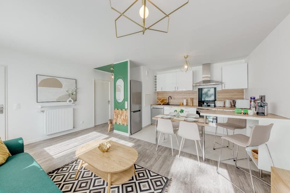 Kitchen or kitchenette, Living room, Seating area, Dining area, minibar, oven, pet friendly, stove