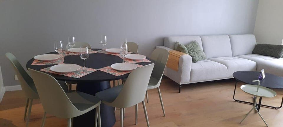 Seating area, Dining area