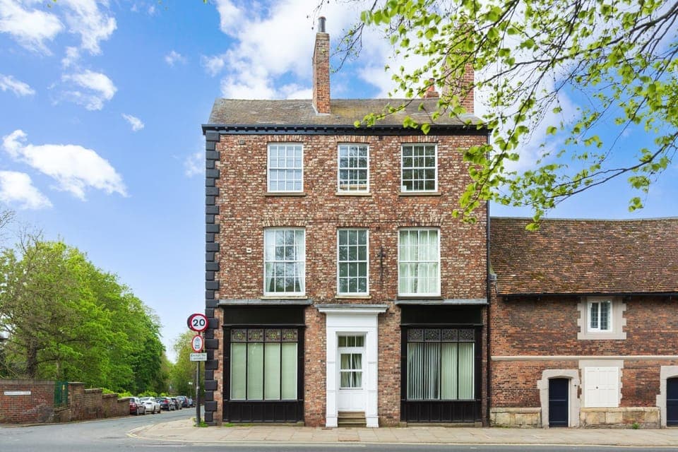 Property building, View (from property/room)