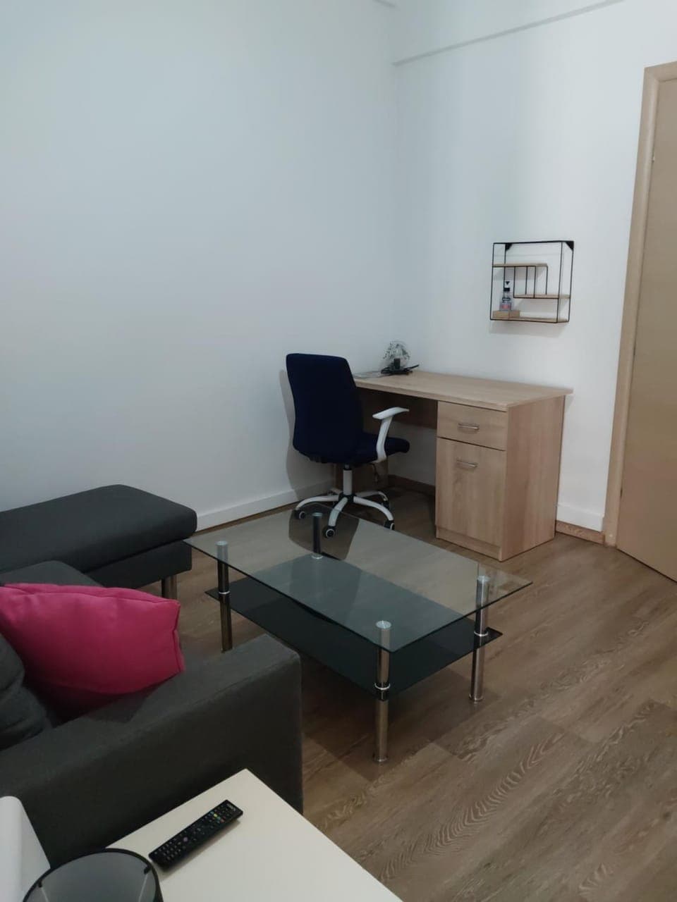 TV and multimedia, Living room, Seating area, hair dresser