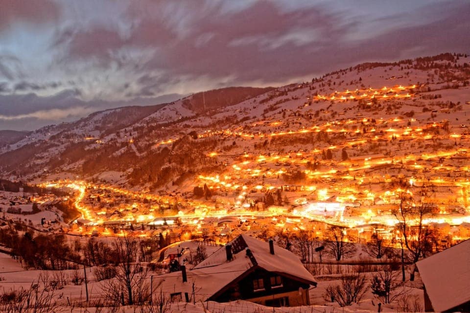 Nearby landmark, Natural landscape, Winter, Mountain view