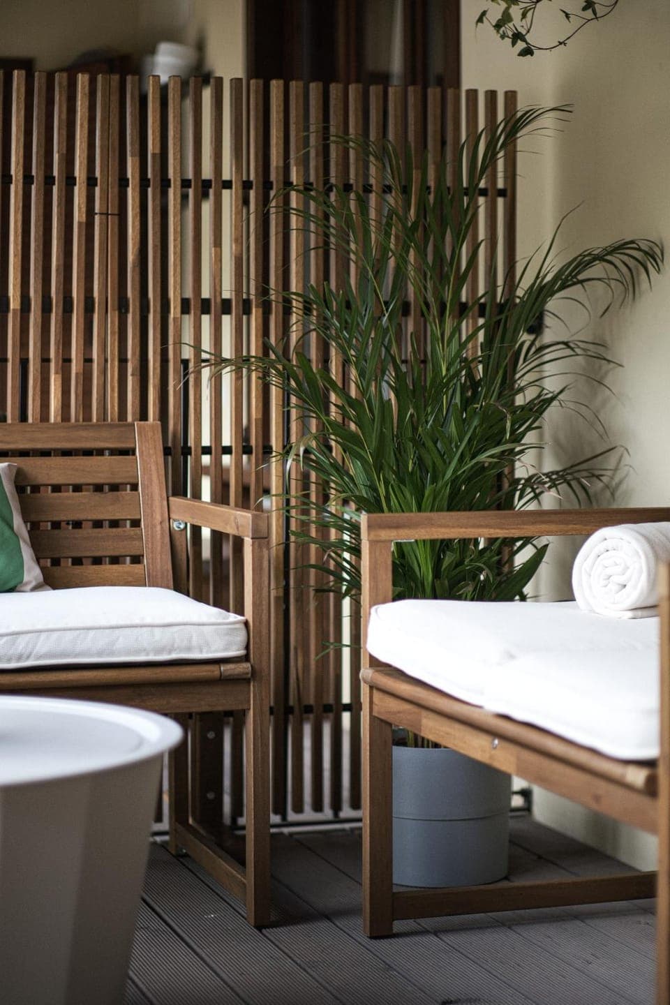 Property building, Patio, Balcony/Terrace