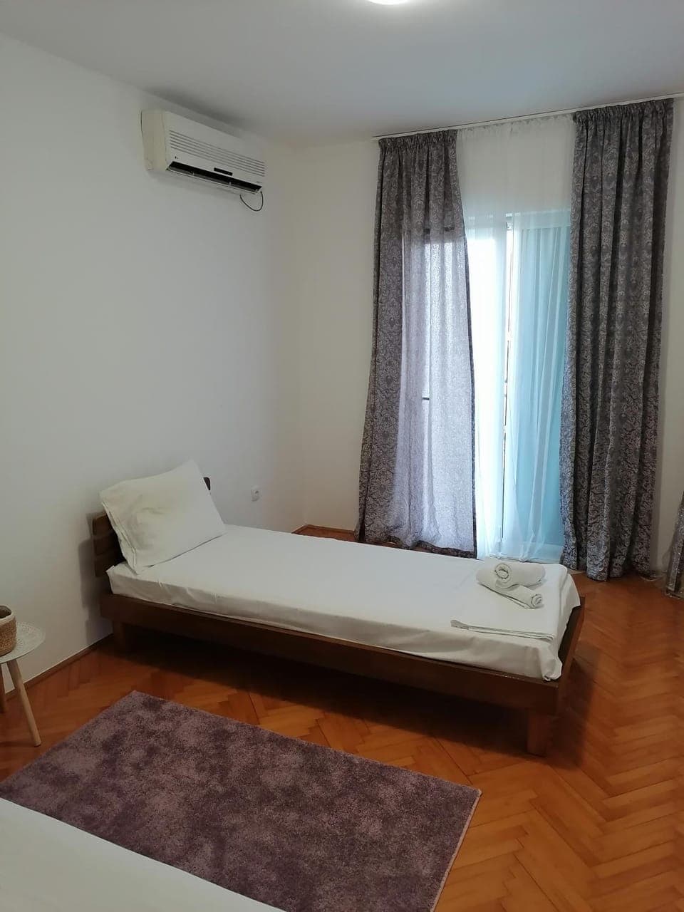 Bed, Photo of the whole room, Bedroom, air conditioner