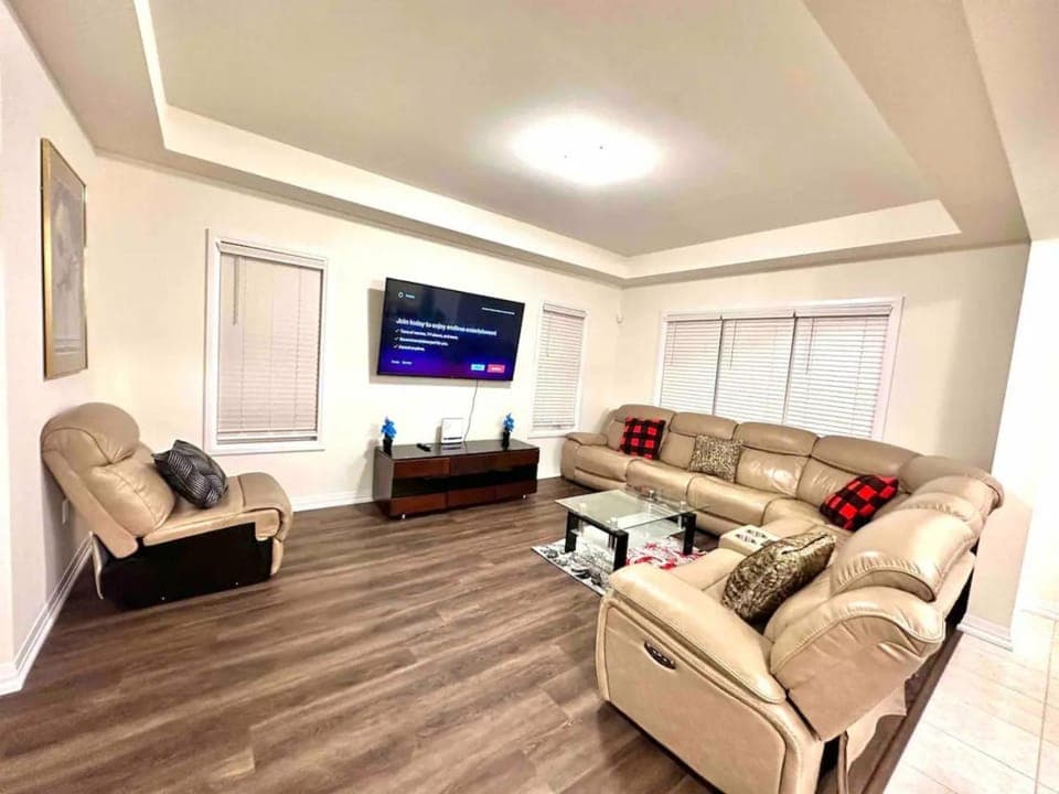 Communal lounge/ TV room, Living room