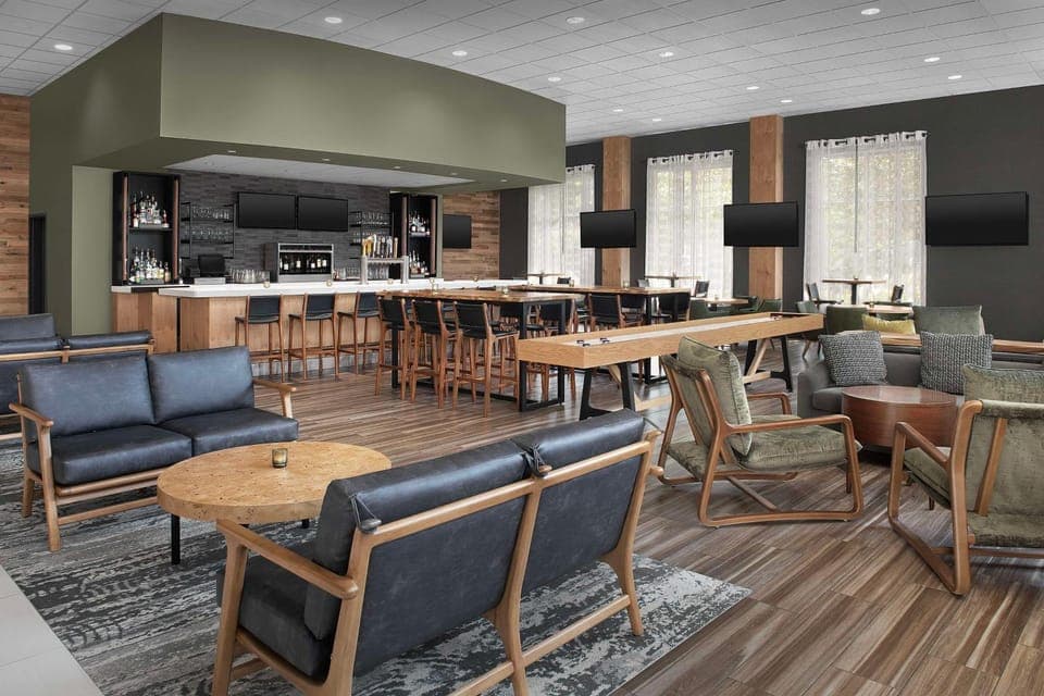 Restaurant/places to eat, Restaurant/places to eat