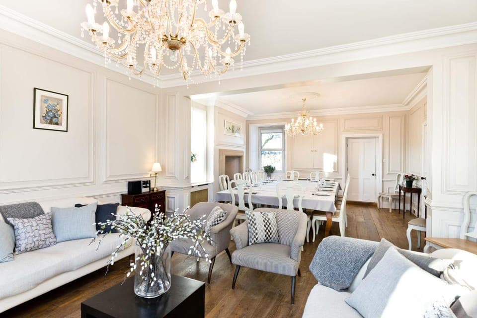 Property building, Seating area, Dining area