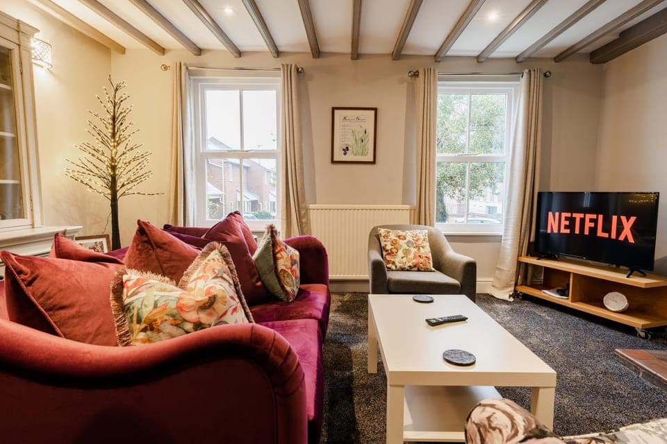 TV and multimedia, Living room, Seating area