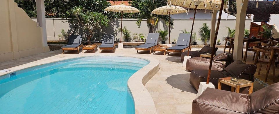 Swimming pool, Breakfast, sunbed