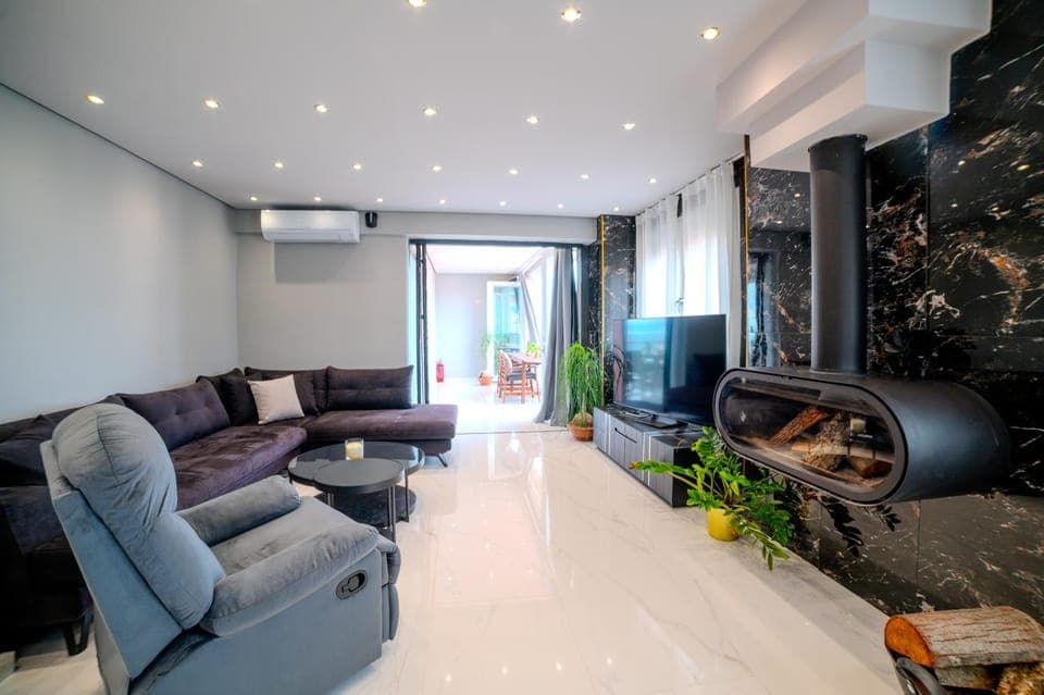 TV and multimedia, Living room, Seating area