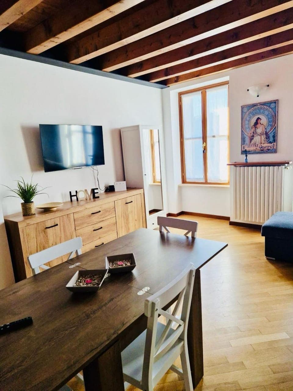 Communal lounge/ TV room, TV and multimedia, Living room, Dining area, Evening entertainment