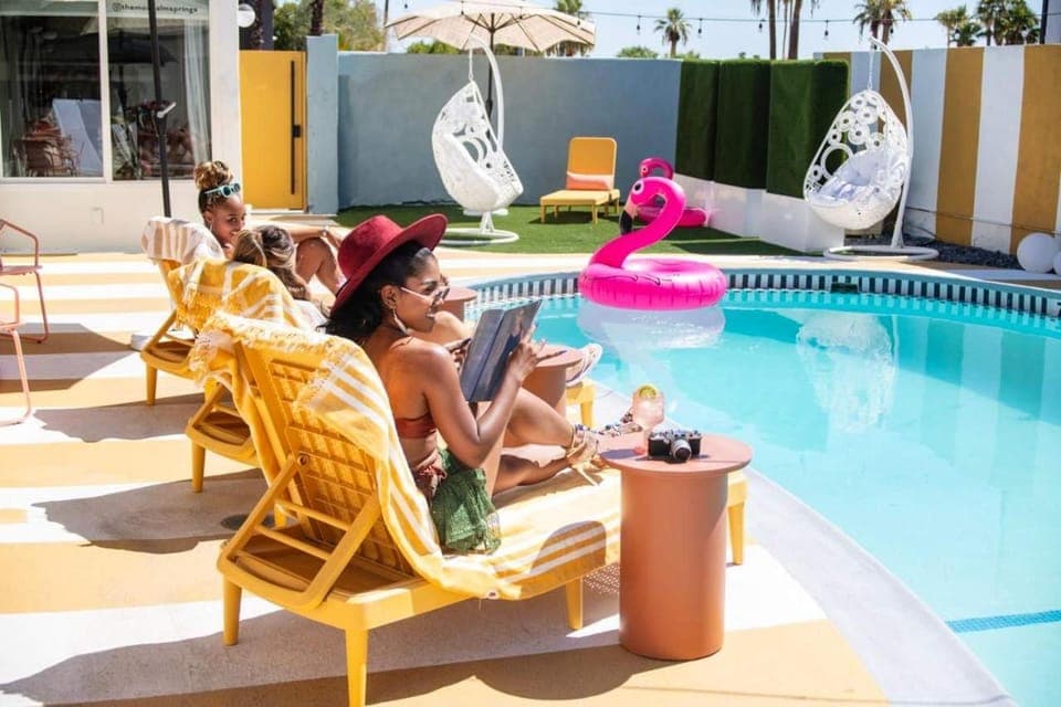 Day, Pool view, Swimming pool, sunbed