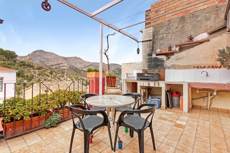 Property building, Balcony/Terrace, Living room